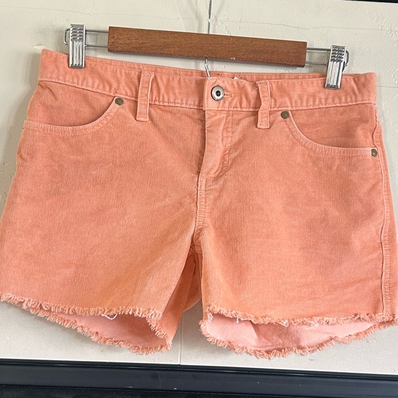 Carve Designs Oahu Shorts 4" Mid Rise Corduroy Frayed Hem Coral 2 EXCELLENT - Picture 1 of 10
